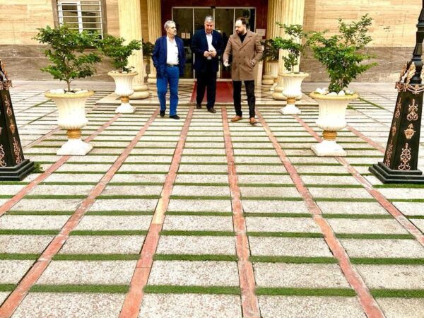 photo_5994529573955552613_y