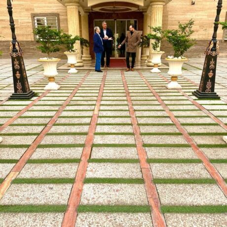 photo_5994529573955552628_y